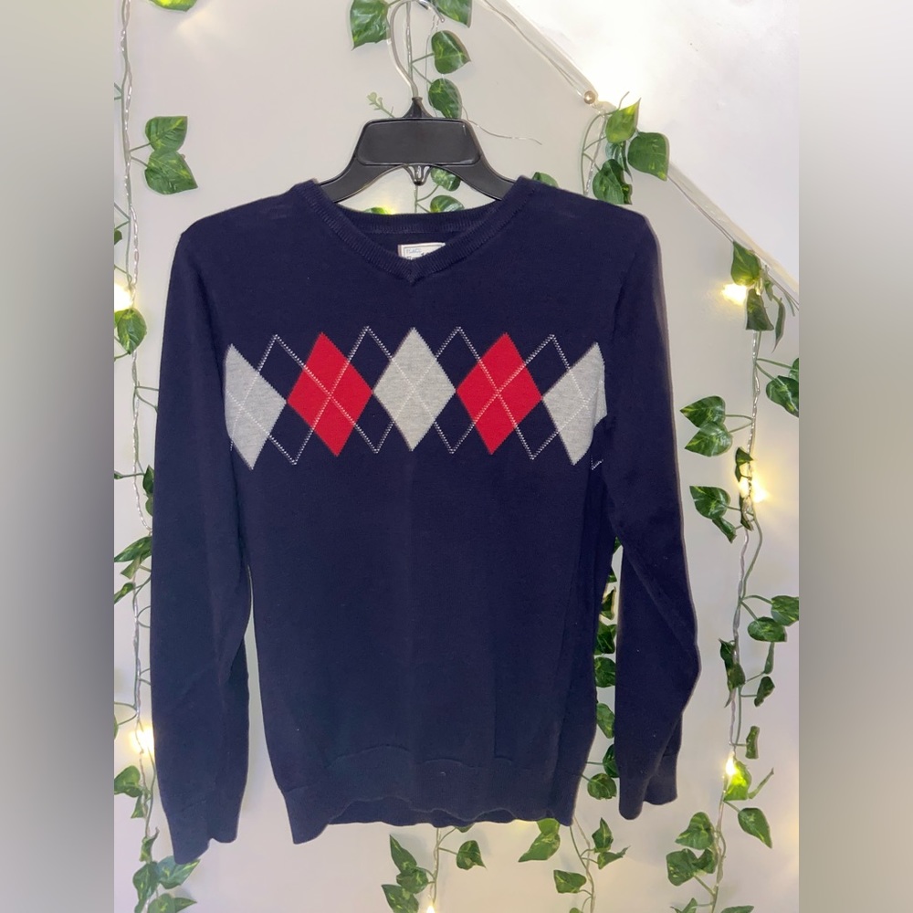Sweater with diamond pattern